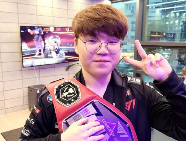 肩负复仇使 肩负复仇使