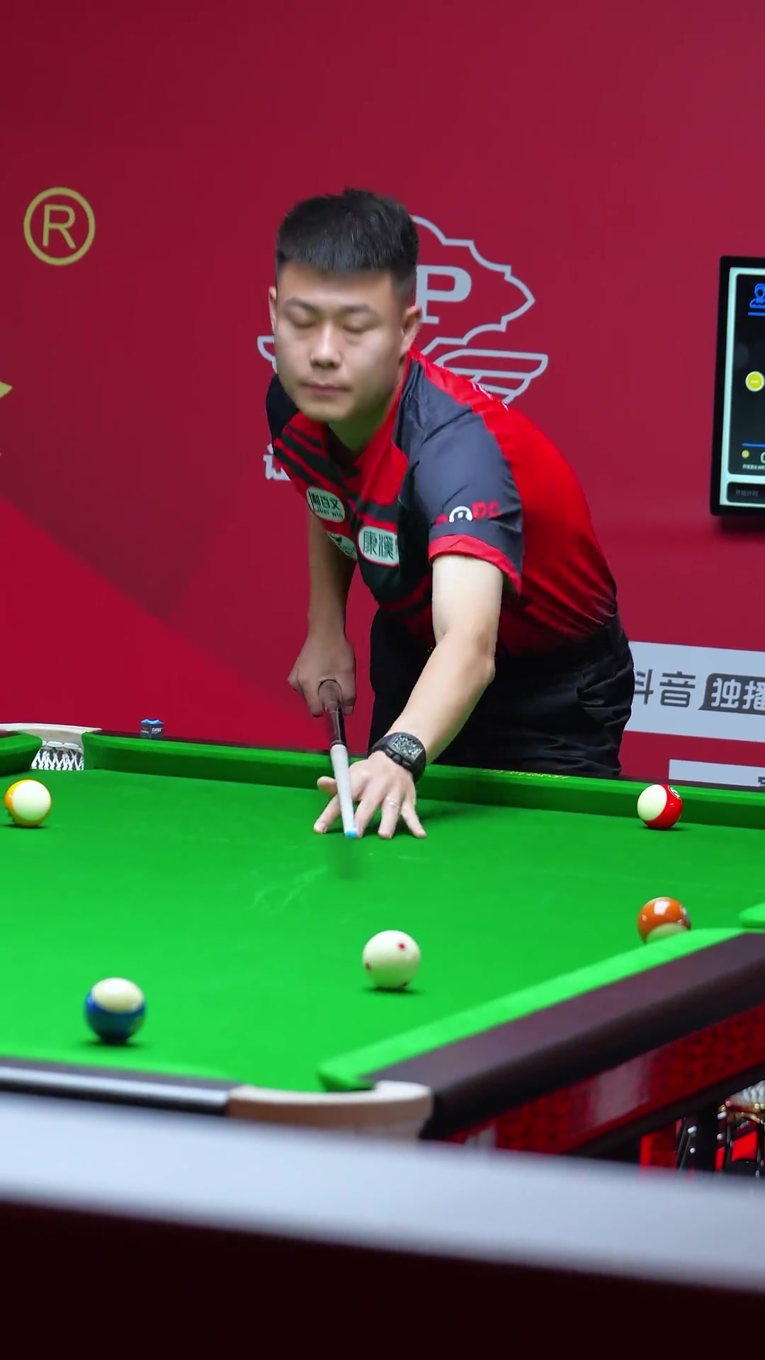 【英雄联盟】UP赛后群访 教练：这一年队员辛苦了 中期运营上还能进步