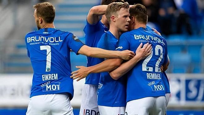 季中展现出 季中展现出